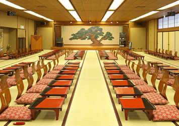 同級会 懐かしい笑顔が集い、楽しいひとときを