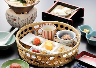 08:00 朝ごはん 元気な一日は朝ごはんから!